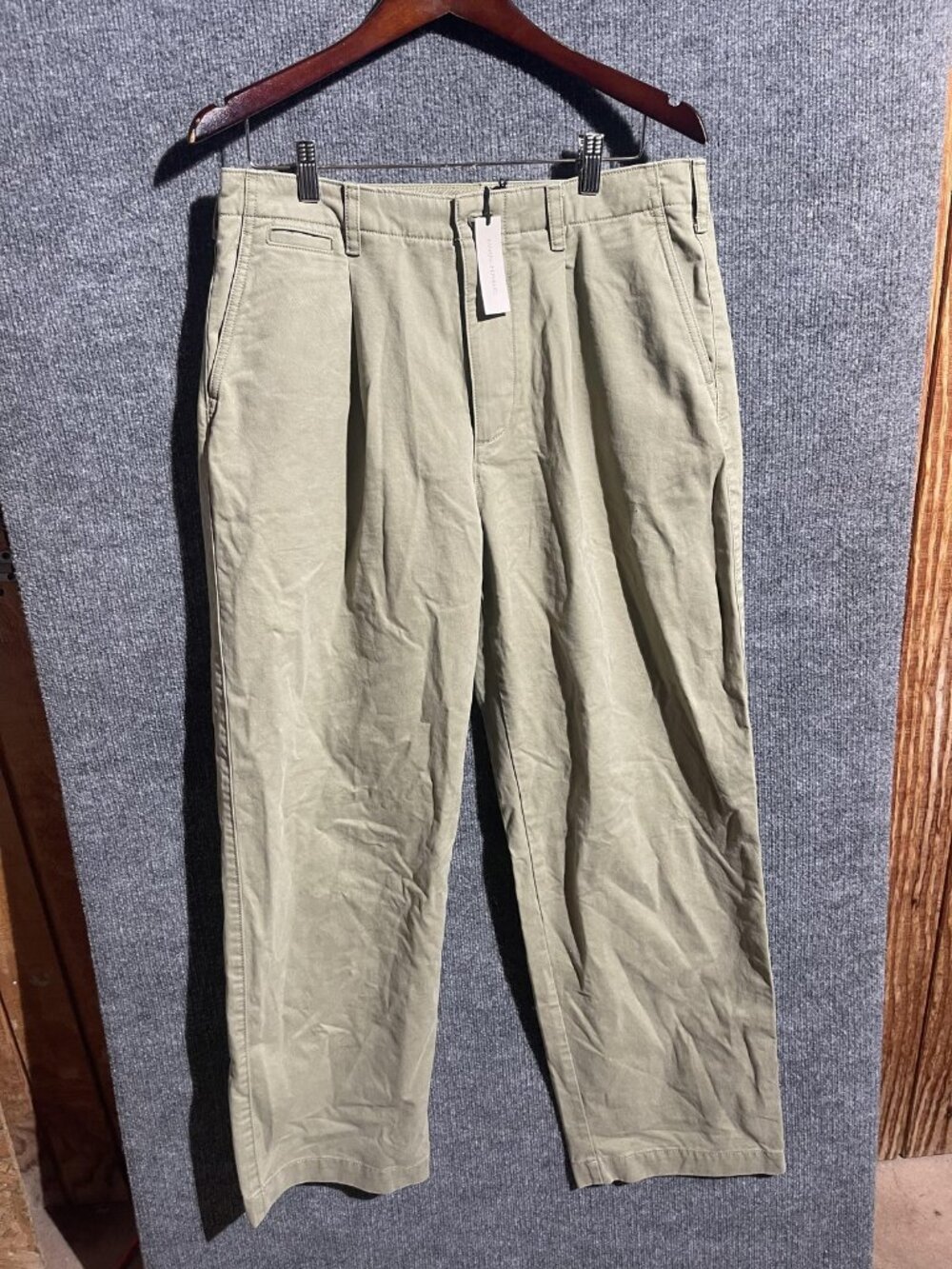 Banana Republic Martin Pants Mens 33x34 Beige Chino Flat Front Straight Leg